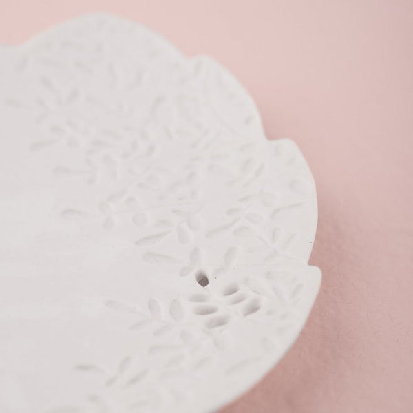 White Porcelain Leaf Ring Plate